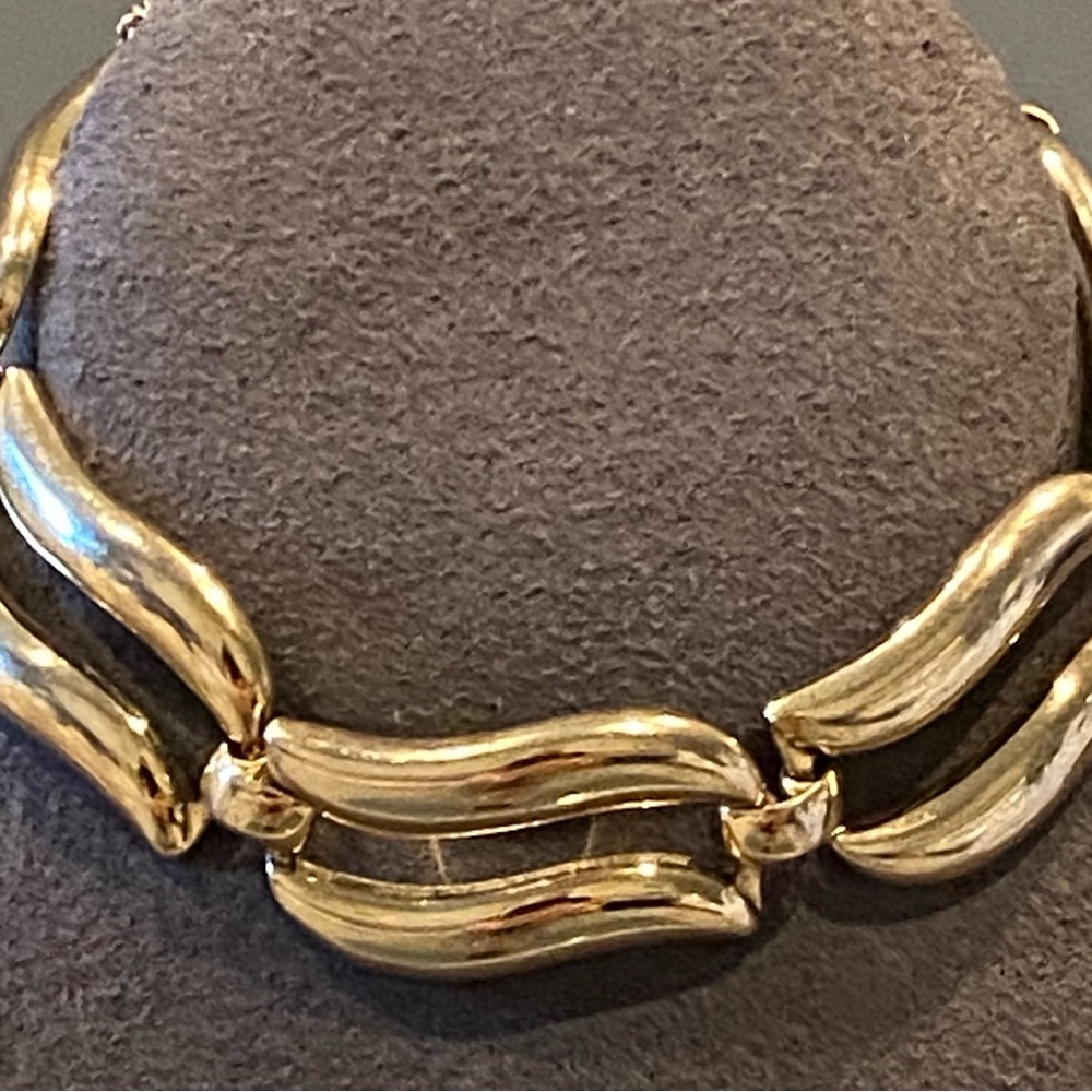 Monet Gold Chain-Link Bracelet - Picture 2 of 6